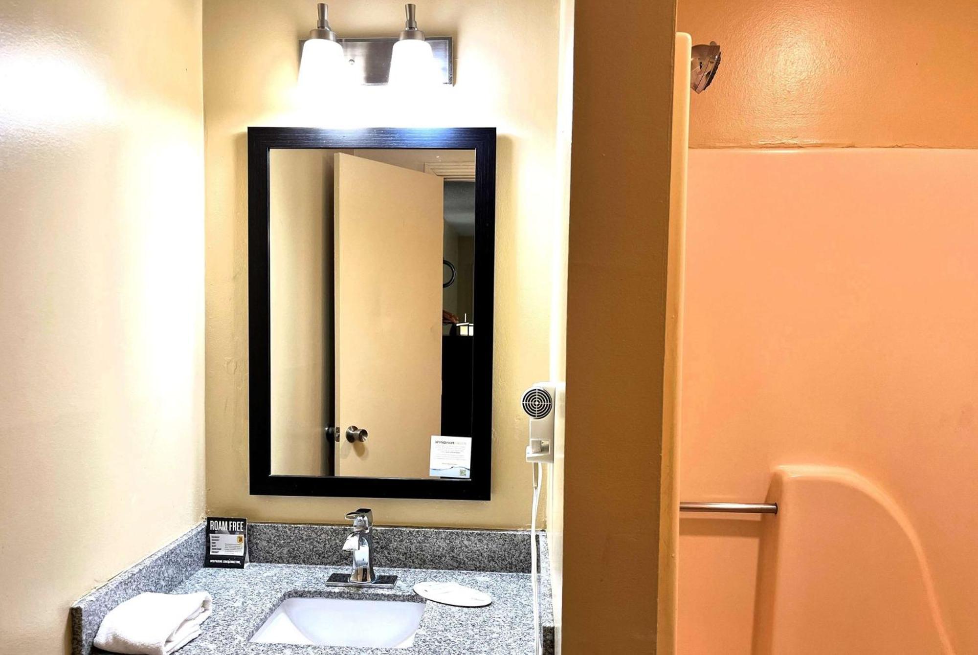 Super 8 By Wyndham Lafayette Motel Ngoại thất bức ảnh