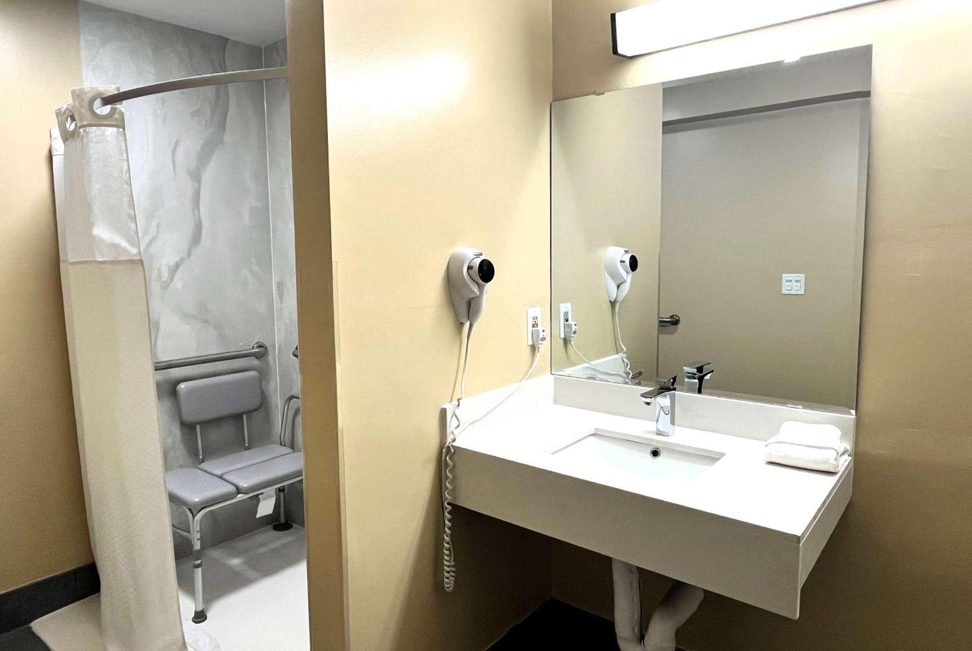 Super 8 By Wyndham Lafayette Motel Ngoại thất bức ảnh